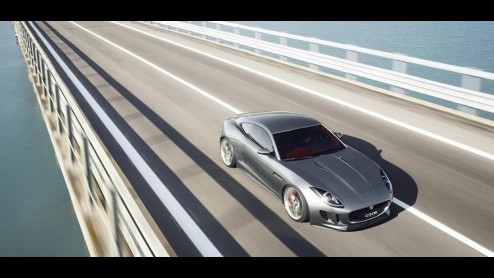 Met de Jaguar F-Type lijkt er een heel leuke roofkat aan te komen. Nu wordt de spiritueel opvolger van de legendarische E-Type ook leverbaar met een dikke V8 onder de kap. Dat wordt smullen!