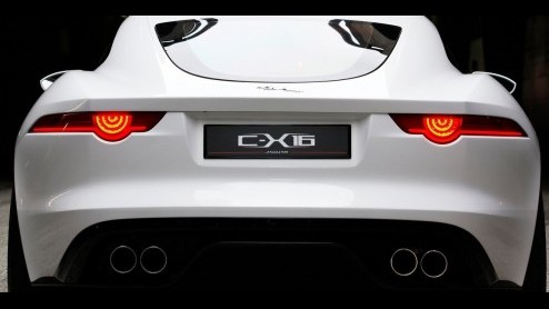 Met de Jaguar F-Type lijkt er een heel leuke roofkat aan te komen. Nu wordt de spiritueel opvolger van de legendarische E-Type ook leverbaar met een dikke V8 onder de kap. Dat wordt smullen!