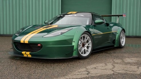 De Evora van Lotus is al verre van een brave sportwagen. Toch doen de Britse heren er nog een schepje bovenop met een extra lichte variant: de Evora GTC. Dat wordt smullen!