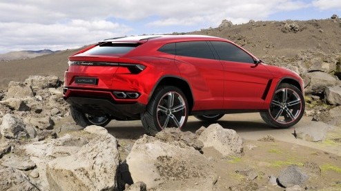 De monsterlijke Urus van Lamborghini krijgt een beul van een motor onder de kap. Er wordt zo'n 600 pk getrokken uit een V8 met twee turbo's. Dit heeft de research & development directeur van de Italia