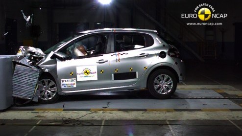 Hoewel het tegenwoordig lijkt van niet, is er meer belangrijk bij de aanschaf van een auto dan alleen het brandstofverbruik. De veiligheid van nieuwe modellen wordt onder de loep genomen door de nieuw