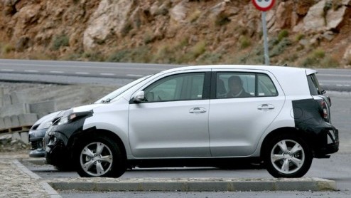 Het merk Scion is bij ons helemaal niet bekend, maar aan de andere kant van de grote plas weet men het merk wel te vinden. Eigenaar Toyota doet een gooi en heeft zn zinnen nu op Europa gezet. Dat lev