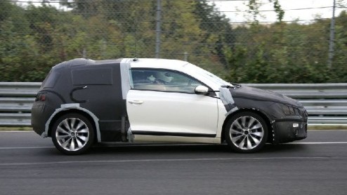 Het loeren naar nieuwe modellen blijft maar doorgaan. Vandaag kunnen we scoops van de Rolls-Royce Coup, BMW V5, Volkswagen Scirocco en Subaru Impreza WRX STi tonen!