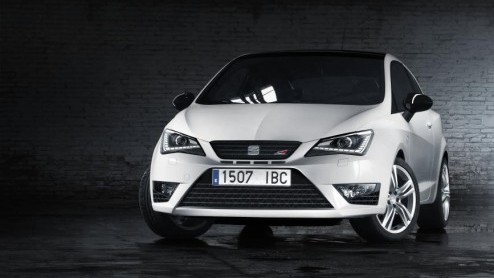 Seat heeft de Ibiza begin dit jaar een update gegeven. Daarbij werd het topmodel nog even gespaard. Tot vandaag. Want Seat heeft zojuist het doek getrokken van de opgefriste Ibiza Cupra.