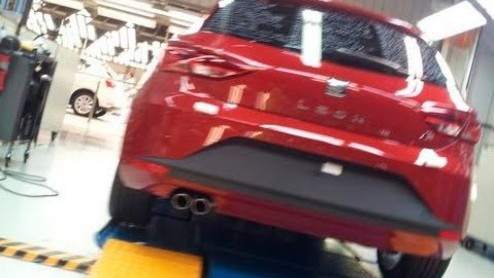 Het is geen geheim dat Seat binnenkort de nieuwe Leon voorstelt. Een Spaans autoforum claimt een eerste foto in handen te hebben, die waarschijnlijk gekiekt is in de fabriek. Voorproeven!
