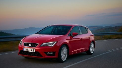 Net als de nieuwe Golf is ook de Seat Leon vers van de pers. Vandaag zijn van beide modellen de prijzen bekend gemaakt en die ontlopen elkaar niet zoveel. Seat levert de nieuwe Leon in januari 2013 ui