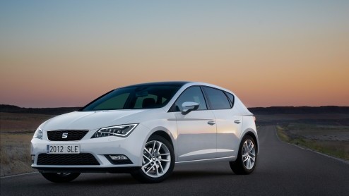 Net als de nieuwe Golf is ook de Seat Leon vers van de pers. Vandaag zijn van beide modellen de prijzen bekend gemaakt en die ontlopen elkaar niet zoveel. Seat levert de nieuwe Leon in januari 2013 ui