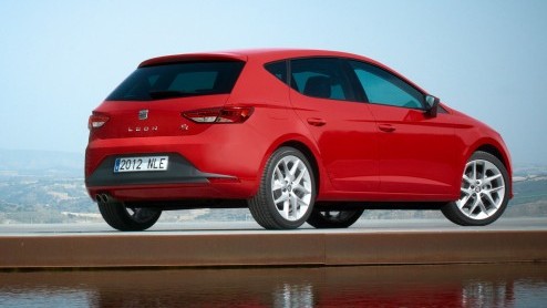 Net als de nieuwe Golf is ook de Seat Leon vers van de pers. Vandaag zijn van beide modellen de prijzen bekend gemaakt en die ontlopen elkaar niet zoveel. Seat levert de nieuwe Leon in januari 2013 ui