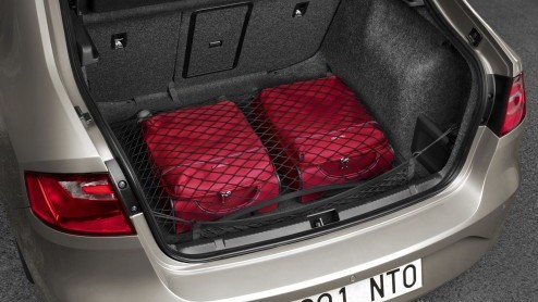 Als Skoda met een nieuwe model komt, laat een vergelijkbare Seat meestal niet lang op zich wachten  of omgekeerd. Maar wat zijn de verschillen tussen de Rapid en de Toledo? Robbert Keegel heeft ze nu