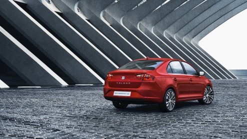 Hij had nog even geheim moeten blijven maar kent vanaf vandaag nog maar weinig geheimen; de nieuwe Seat Toledo, te zien in Geneve als studiemodel. Zie hier de eerste beelden.