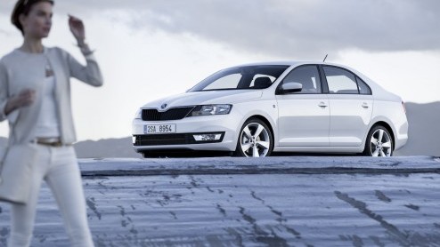 Skoda heeft het prototype Mission L dat vorig jaar op de autotentoonstelling van Frankfort werd getoond nu in zijn definitieve vorm aan de pers getoond en er de van oudsher bij het Tsjechische docht
