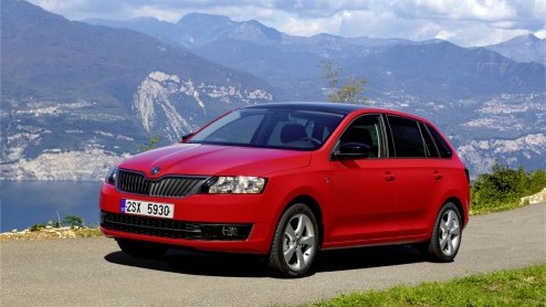 De Spaceback geeft de Rapid iets meer kleur, mits gekozen voor de juiste uitvoering. Bovendien heeft de Rapid Spaceback ook veel meer weg van een echte hatchback dan de reguliere Rapid.