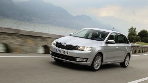 De Spaceback geeft de Rapid iets meer kleur, mits gekozen voor de juiste uitvoering. Bovendien heeft de Rapid Spaceback ook veel meer weg van een echte hatchback dan de reguliere Rapid.