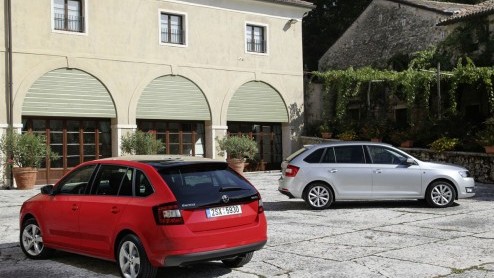 De Spaceback geeft de Rapid iets meer kleur, mits gekozen voor de juiste uitvoering. Bovendien heeft de Rapid Spaceback ook veel meer weg van een echte hatchback dan de reguliere Rapid.