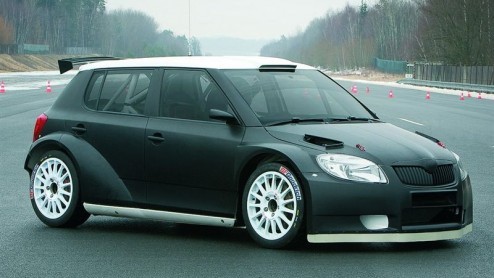 Skoda is enthousiast bezig met de Fabia. De hatchback en onlangs gentroduceerde Combi belooft het merk veel goeds. Of dat ook op het circuit zal zijn is nog even afwachten. Skoda is druk testwerk aan