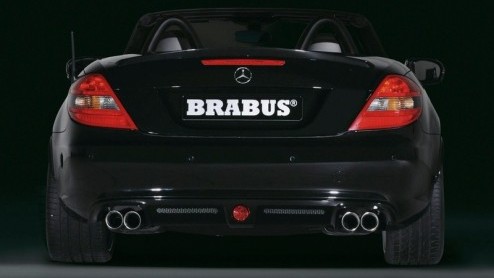 Het vernieuwen van de Mercedes-Benz SLK is voor Brabus een aanleiding om deze in hun eigen jas te hijsen. Reken dus op diepzwarte lak, meer power en nog meer agressie. Voor velen moet dat een lustobje