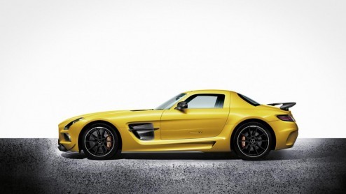 Het doek is er af; de Mercedes SLS AMG Black Series is geen geheim meer. De ultieme uitvoering heeft een bodykit en is natuurlijk niet te missen in knallend geel.