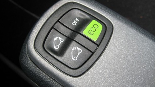 De nieuwe smart fortwo is sinds vorig jaar op de markt. Na een groeispurt van 20 centimeter heeft smart nu een volwassen stadsauto in de aanbieding. Dit voorjaar breidde het merk onder het motto een