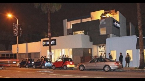 De Mercedes-Benz E-Klasse Bluetec en drie smart fortwo’s hebben zich in een lange-afstandstest van hun economische kant laten zien. Het gezelschap reed in een 4.400 km lange rit van Los Angeles naar D De Mercedes-Benz E-Klasse Bluetec en drie smart fortwo’s hebben zich in een lange-afstandstest van hun economische kant laten zien. Het gezelschap reed in een 4.400 km lange rit van Los Angeles naar D