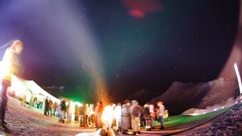 Een week lang DJ-muziek, sneeuwsporten, de unieke roadtrip en lekker veel Volvo; dat is waar het bij Volvo Snowbombing 2011 om draait. Midden op de pistes van Mayrhofen, van 4 tot 9 april. An offer we