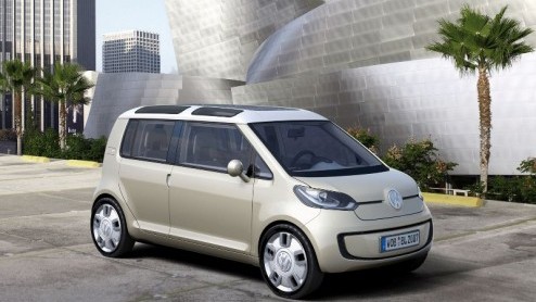 Volkswagen toont een bijzonder verantwoorde creatie op de Los Angeles autoshow. We zien opnieuw de Space Up!, echter nu met de toevoeging Blue. De eerste auto met warme brandstofcel in combinatie met
