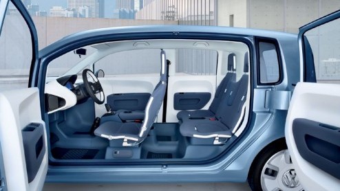 Na de Volkswagen Up presenteert het merk nu ook de Space Up. Deze ruimtelijke variant is aanzienlijk groter dan de Up, maar heeft de motor ook achterin zitten. Het studiemodel heeft zeker trekjes van 