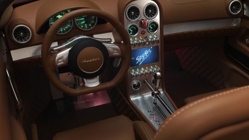 Spyker heeft de B6 Venator Spyder Concept wereldkundig gemaakt en tevens een prijskaartje aan de zomerse bolide gehangen, die vanaf eind volgend jaar pas in productie gaat.
