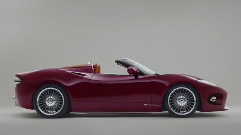 Spyker heeft de B6 Venator Spyder Concept wereldkundig gemaakt en tevens een prijskaartje aan de zomerse bolide gehangen, die vanaf eind volgend jaar pas in productie gaat.
