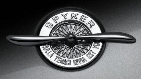 De mannen van Spyker zijn met de koppen bij elkaar gekomen en hebben besloten om het modellengamma te herzien. De C8 in lange wielbasis blijft behouden, een 12-cilinder komt er niet en we kunnen nog r