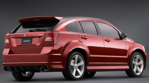 Nog meer nieuws van Dodge. Het merk toont een zeer sportieve versie van hun Caliber, de SRT4. Met een 2.4 liter turbomotor  285 pk  zit er behoorlijk wat pit in deze Amerikaan. Zijn sportieve inbors