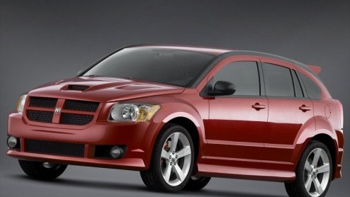 Nog meer nieuws van Dodge. Het merk toont een zeer sportieve versie van hun Caliber, de SRT4. Met een 2.4 liter turbomotor  285 pk  zit er behoorlijk wat pit in deze Amerikaan. Zijn sportieve inbors