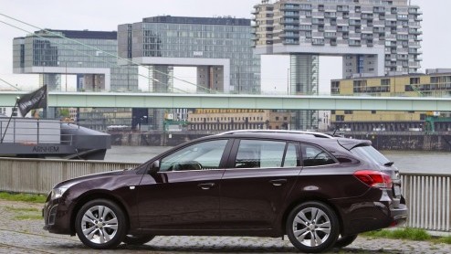 Het is geen geheim geweest dat de Chevrolet Cruze ook als Wagon zou verschijnen. Een stationwagon is nou eenmaal in Europa een veel populairdere carrosserievariant dan zo'n sedan. Eind dit jaar staat