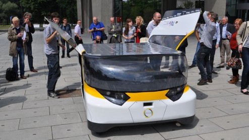 Stella, de gezinsauto op zonne-energie van Solar Team Eindhoven, heeft de verwachtingen overtroffen. De studenten van de TU Eindhoven zijn bezig met de voorbereidingen van de World Solar Challenge.