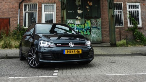 Rijtest Volkswagen Golf GTI Performance, de Golf met progressieve besturing, 230 pk en een sperdifferentieel voor maximaal GTI-plezier.