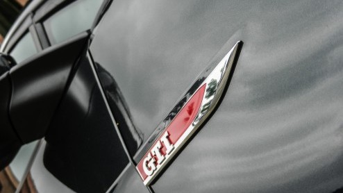 Rijtest Volkswagen Golf GTI Performance, de Golf met progressieve besturing, 230 pk en een sperdifferentieel voor maximaal GTI-plezier.