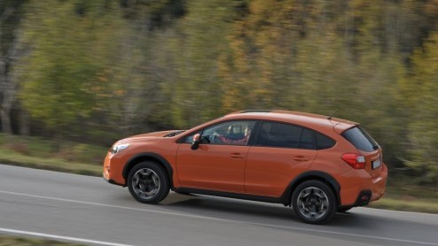 Subaru betreedt met de XV een segment waarin het eerder nog niet actief was: de klasse van de compacte crossovers, waar onder meer de Nissan Qashqai en Hyundai ix35 hoge ogen gooien. De XV is volledig