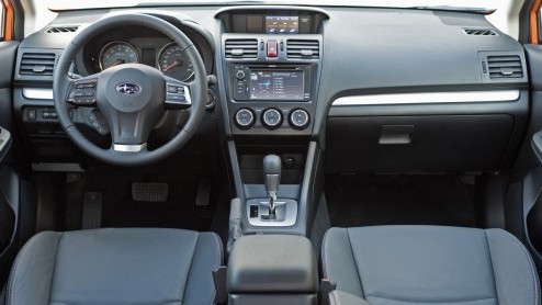 Subaru betreedt met de XV een segment waarin het eerder nog niet actief was: de klasse van de compacte crossovers, waar onder meer de Nissan Qashqai en Hyundai ix35 hoge ogen gooien. De XV is volledig