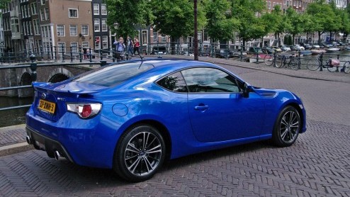 Hij heeft een rare naam, BRZ, maar verder is de nieuwe sportauto van Subaru precies wat hij zou moeten zijn. We zijn er behoorlijk opgetogen over. Waarom? Deze Japanse scheurneus is simpel en eerlijk.