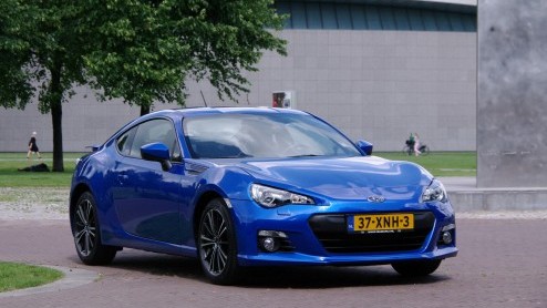Hij heeft een rare naam, BRZ, maar verder is de nieuwe sportauto van Subaru precies wat hij zou moeten zijn. We zijn er behoorlijk opgetogen over. Waarom? Deze Japanse scheurneus is simpel en eerlijk.