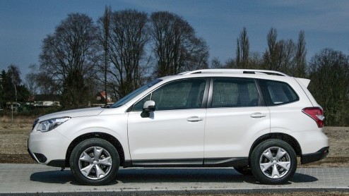 Autotest Subaru Forester 2.0i Lineartronic. Nieuwe generatie Forester met vierwielaandrijving en CVT-automaat op de juiste punten verbeterd.