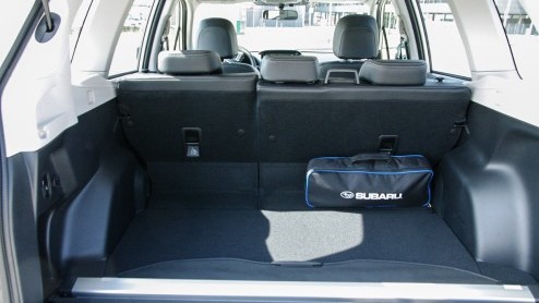 Autotest Subaru Forester 2.0i Lineartronic. Nieuwe generatie Forester met vierwielaandrijving en CVT-automaat op de juiste punten verbeterd.