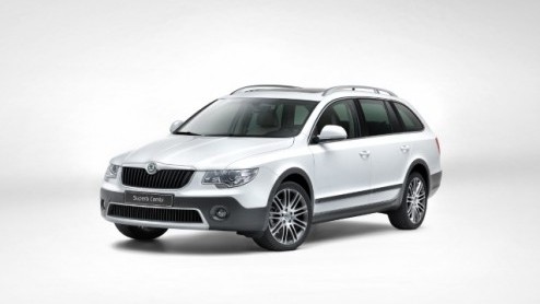 De Skoda Superb is binnenkort ook in een stoere outfit te koop. De Tsjechen hebben daarvoor niet zoals bij andere modellen de benaming 'Scout' maar 'Outdoor' bedacht.