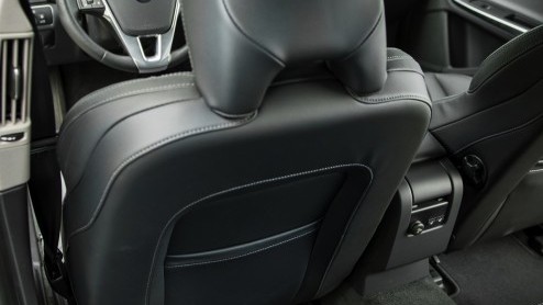 Autotest Volvo XC60 T6 en S60 T6 van modeljaar 2014, aangedreven door een nieuwe 2,0 liter turbomotor met supercharger. Hoe pakt 306 pk op de voorwielen uit, en wat scoort de nieuwe T6 in verbruik?