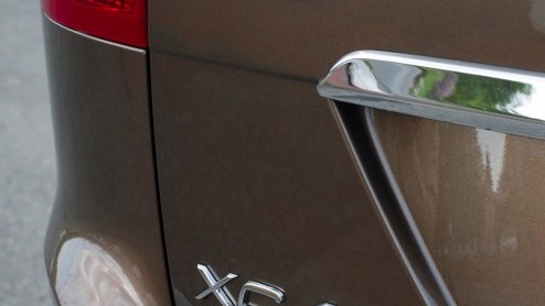Autotest Volvo XC60 T6 en S60 T6 van modeljaar 2014, aangedreven door een nieuwe 2,0 liter turbomotor met supercharger. Hoe pakt 306 pk op de voorwielen uit, en wat scoort de nieuwe T6 in verbruik?