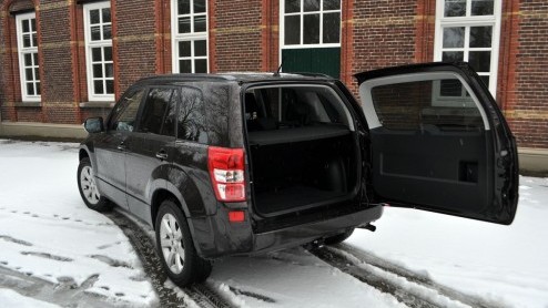 Autotest met vernieuwde Suzuki Grand Vitara 2.4 automaat.