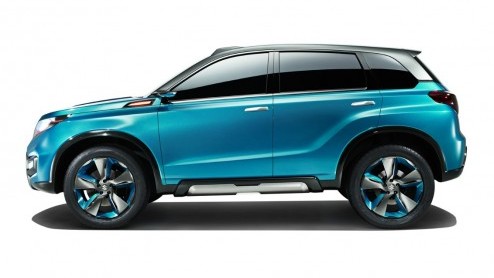 Suzuki iV4 gepresenteerd op IAA ter voorbereiding op een compacte SUV die in 2015 wordt geintroduceerd.