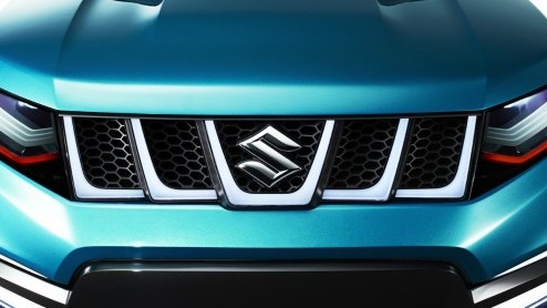 Suzuki iV4 gepresenteerd op IAA ter voorbereiding op een compacte SUV die in 2015 wordt geintroduceerd.