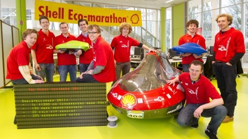 De kickoff van de Shell Eco-Marathon is een feit. In mei van dit jaar jaar staat onze eigen havenstad Rotterdam centraal in de 28e editie van de Europese zuinigheidswedstrijd. Ons land doet mee met 17
