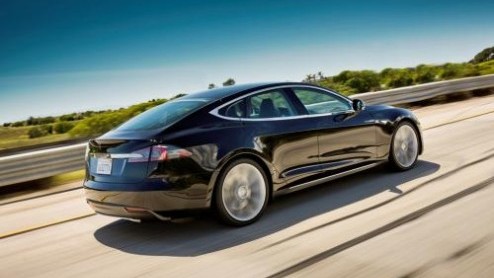 Tesla presenteert vermoedelijk in december dit jaar nog een conceptstudie van de Model X, een elektrisch aangedreven crossover. Als de productielijn eenmaal draait, reken op begin 2013, dan zullen er 
