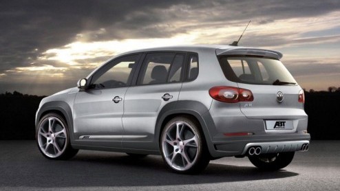 De Volkswagen Tiguan is nog niet koud op de markt of tuner Abt heeft zich er al weer over gebuigd. Zn looks werden stevig, maar niet overdreven aangedikt en ook motorisch weten ze wel van wanten.